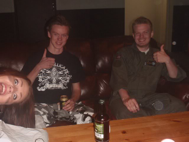 http://i59.photobucket.com/albums/g313/simonman_2006/255675_10150191115441175_596276174_7271154_4988759_n.jpg