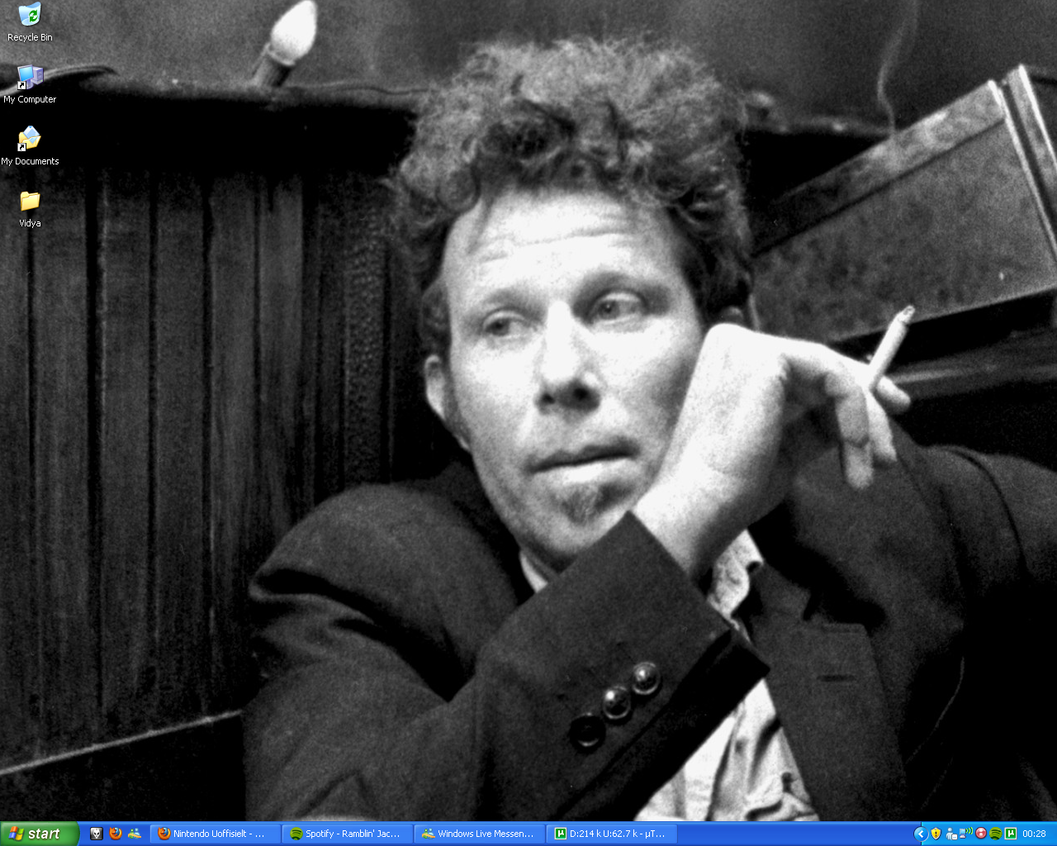 http://i62.photobucket.com/albums/h87/RL_NF/desktop-13.png