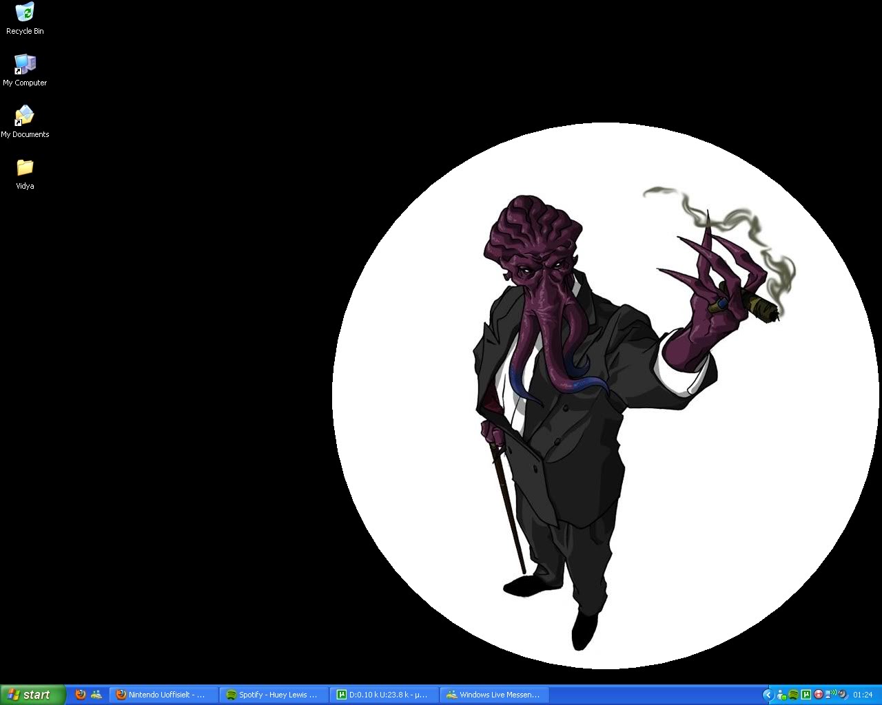 http://i62.photobucket.com/albums/h87/RL_NF/desktop-14.jpg